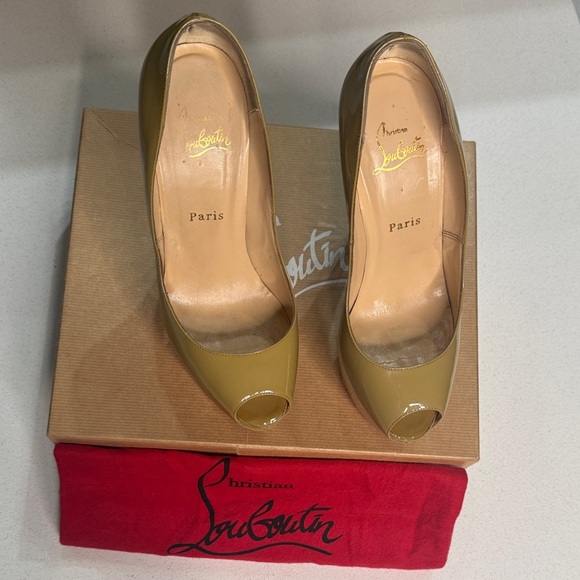 Christian Louboutin Beige Patent Leather Heels - Picture 7 of 8